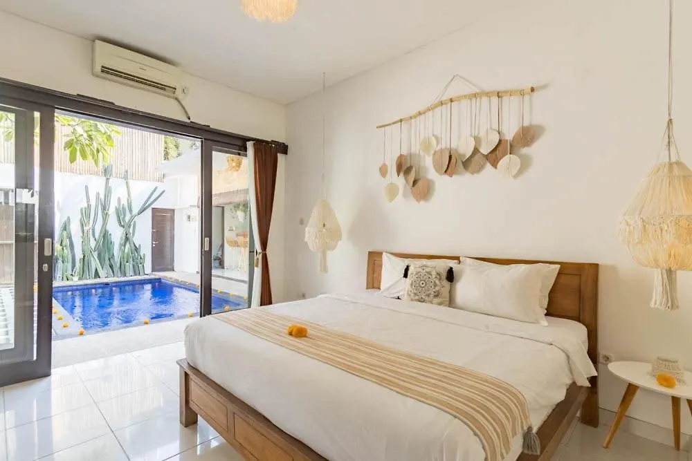 Seminyak Villa 2Bdr Pool 800M Ocean 0*,